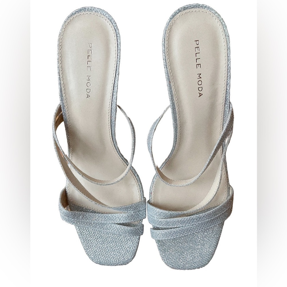 Pelle Moda Size 11 Ostin Heel Silver NWOT‎